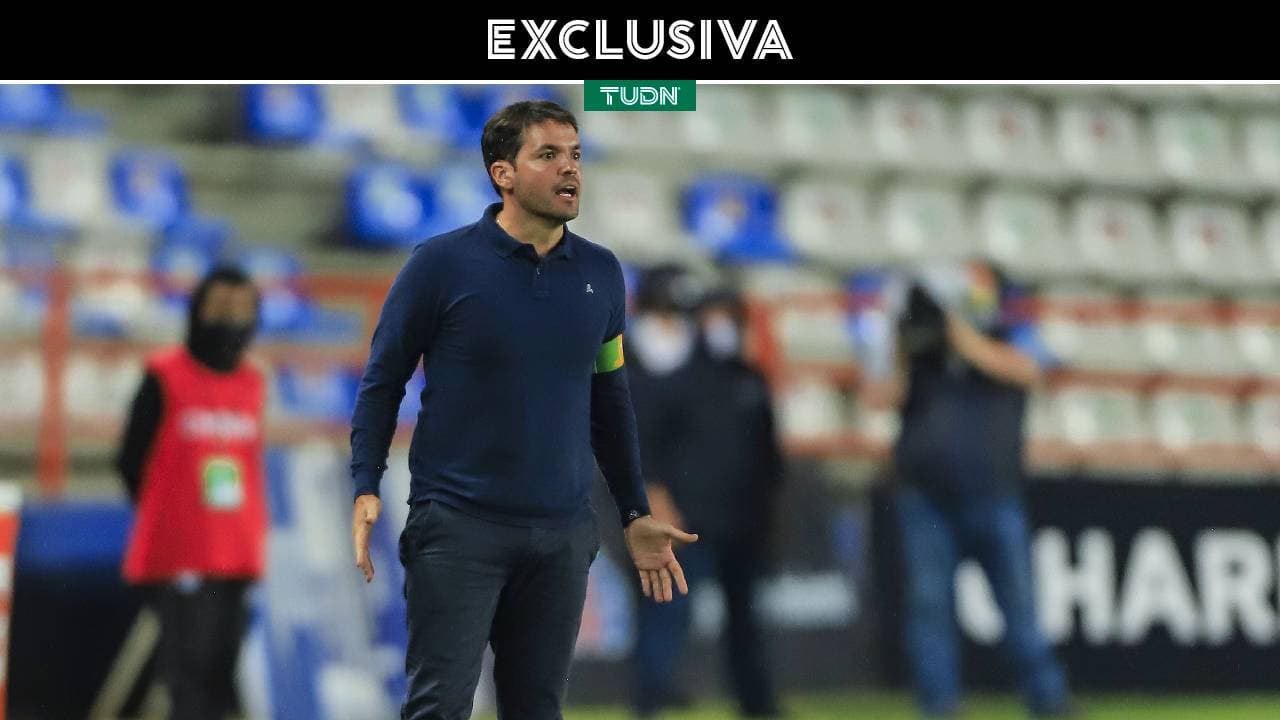 Larcamón pide a Santiago Ormeño no tomar en serio los elogios