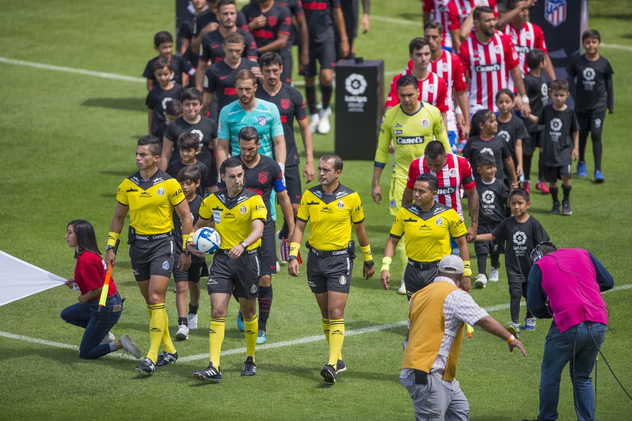 La fraternidad quedó fuera de la cancha, porque adentro el partido fue muy disputado.