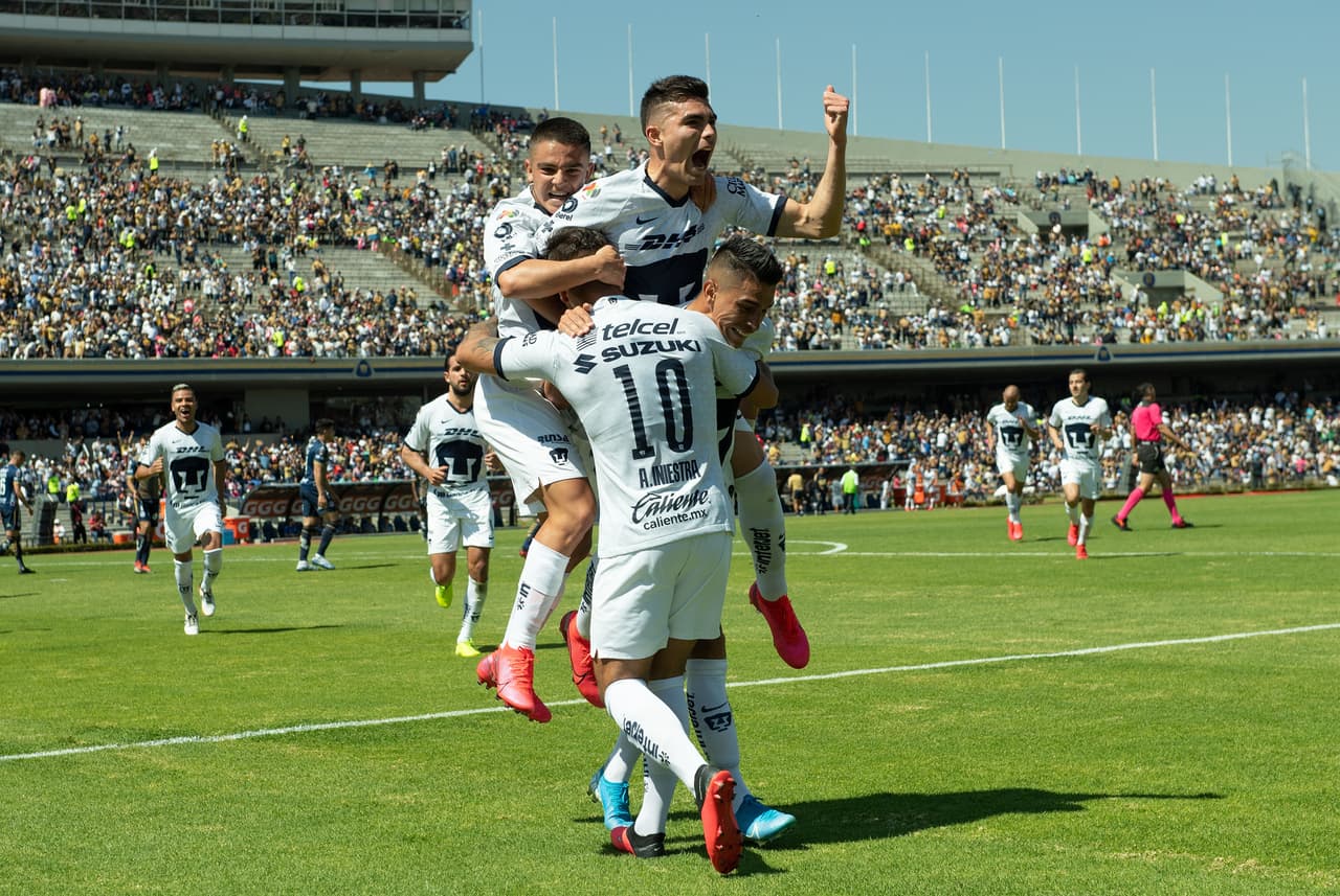 Pumas golea y vence a San Luis 4-0. Con doblete de Carlos Gonzalez, gol de Fabio Álvarez y Juan Ignacio Dinenno, los universitarios se colocan como segundos de la tabla en la Liga MX.