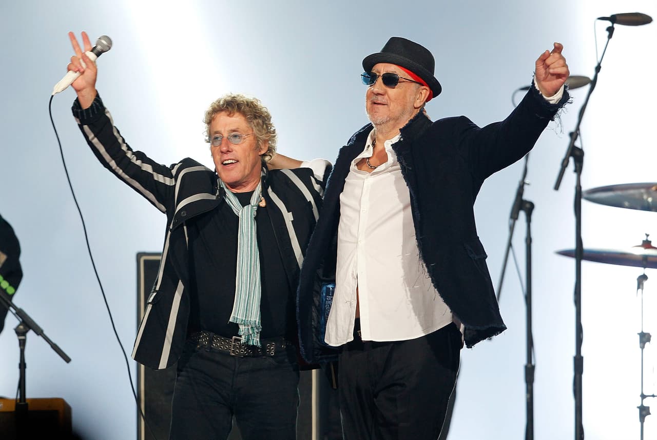 10. No podía faltar uno de los mejores shows de medio tiempo en la historia del Super Bowl. The Who, con sus dos miembros originales todavía vivos, Roger Daltrey y Pete Towshend, interpretaron clásicos como Pinball Wizard, Baba 0'Riley, Who are you, See me, feel me y Won't get fooled again.