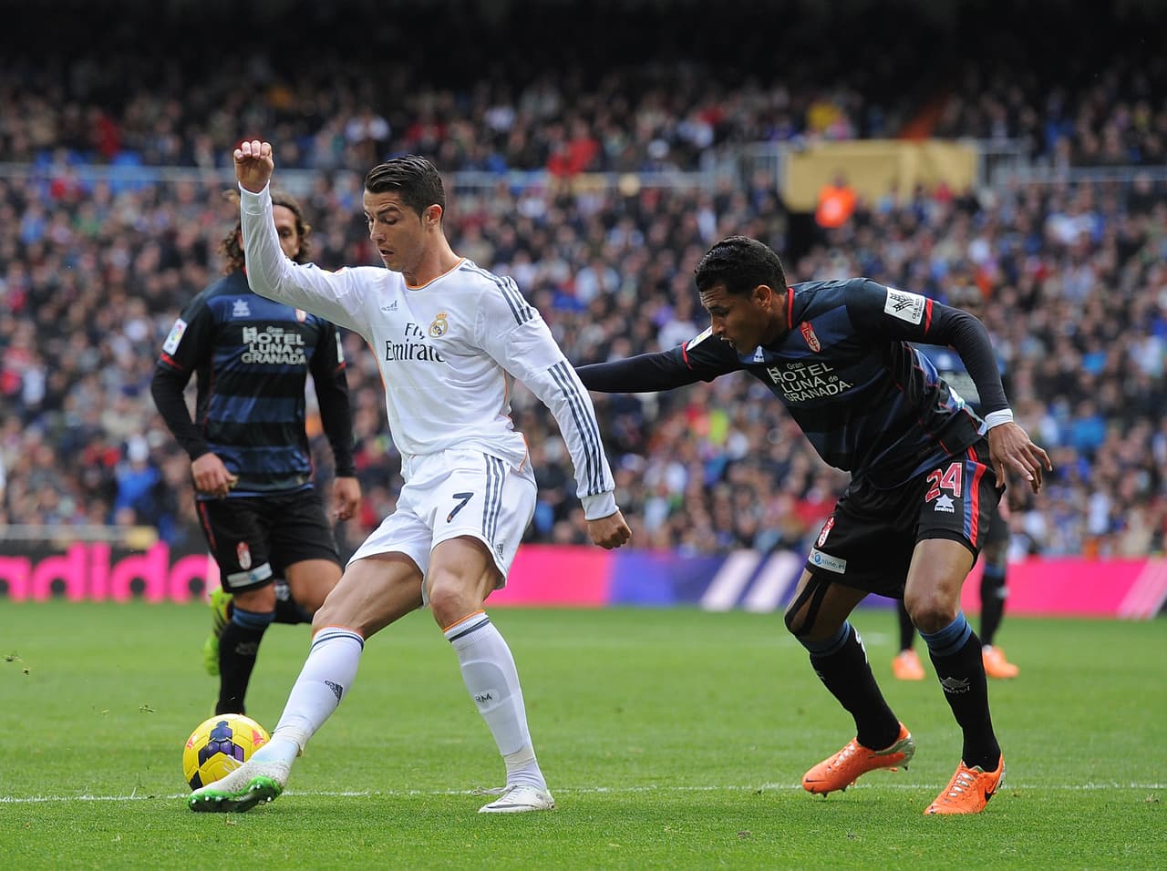 Para la temporada 2013/14 regresó al Granada y tuvo uno de sus mejores años, ganándose la confianza de los grandes clubes europeos y de José Pekerman en la selección.