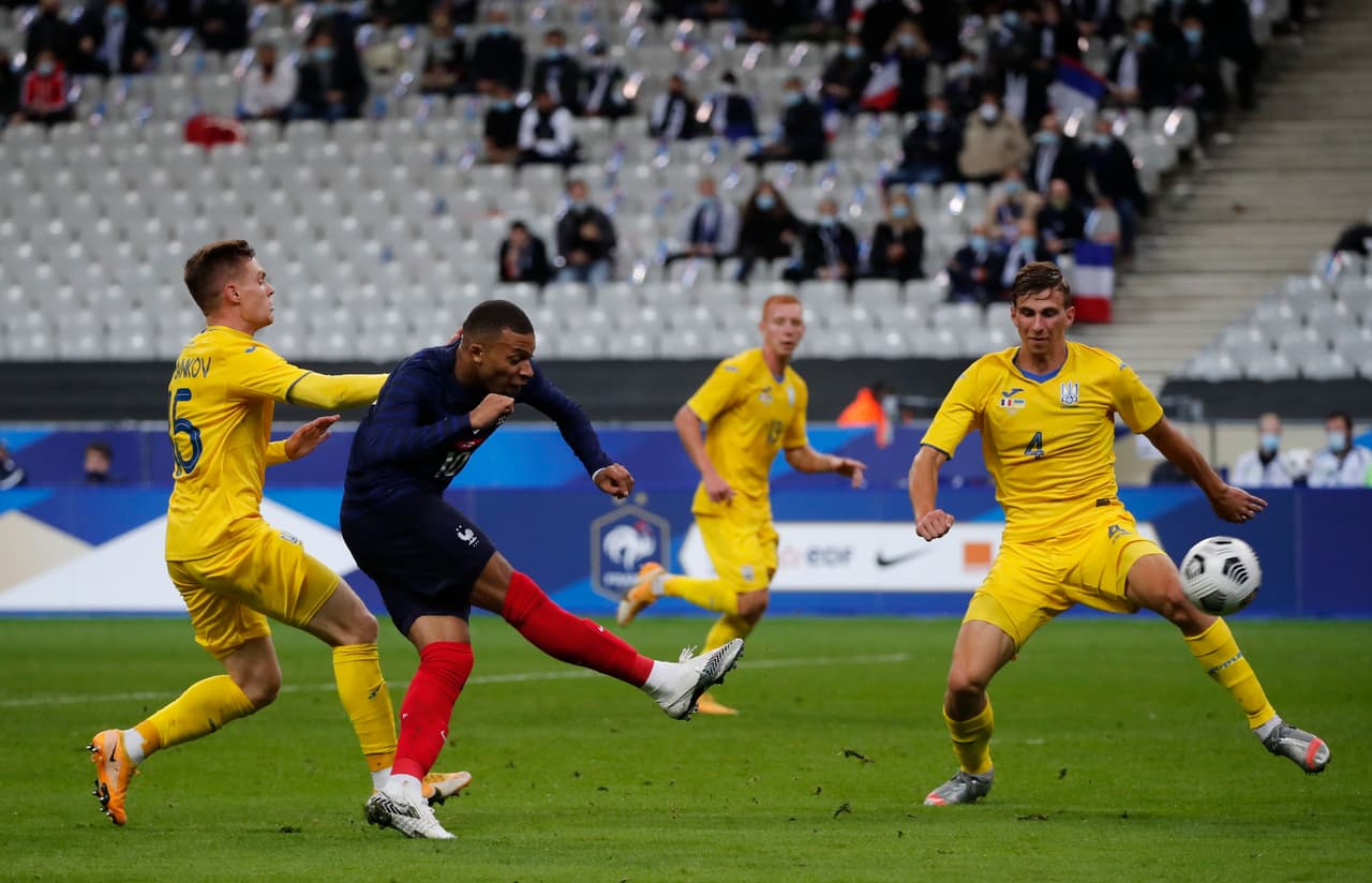 Por Francia marcaron Camavinga (9’), Giroud (24’, 34’), Tolisso (65’), Mbappé (82’) y Griezmann (89’); por Ucrania Mykolenko (39’) hizo un autogol y Tsygankov (53’) descontó. Francia enfrentará a Portugal y Ucrania ser medirá ante Alemania en la J3 de la Nations League.