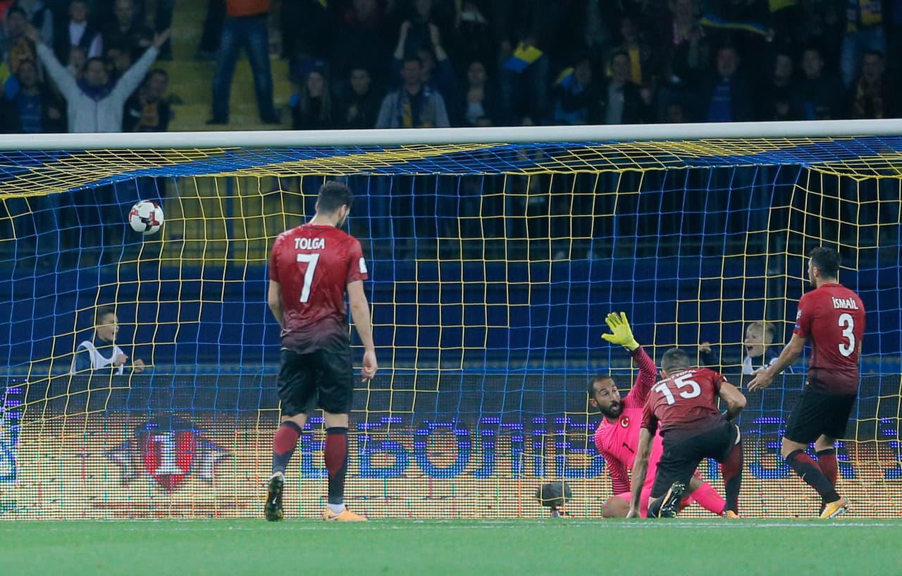 Primer paso para los ucranianos hacia el triunfo, mientras que los turcos comenzaban a remar desde muy temprano.