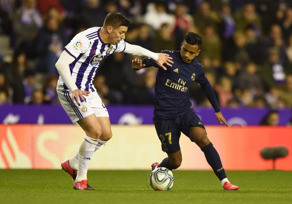 Al final del partido, Nacho le da el triunfo al Real Madrid, con un cabezazo, 0-1 sobre el Valladolid y deja a los de Zidane como líderes en solitario con 46 puntos.
