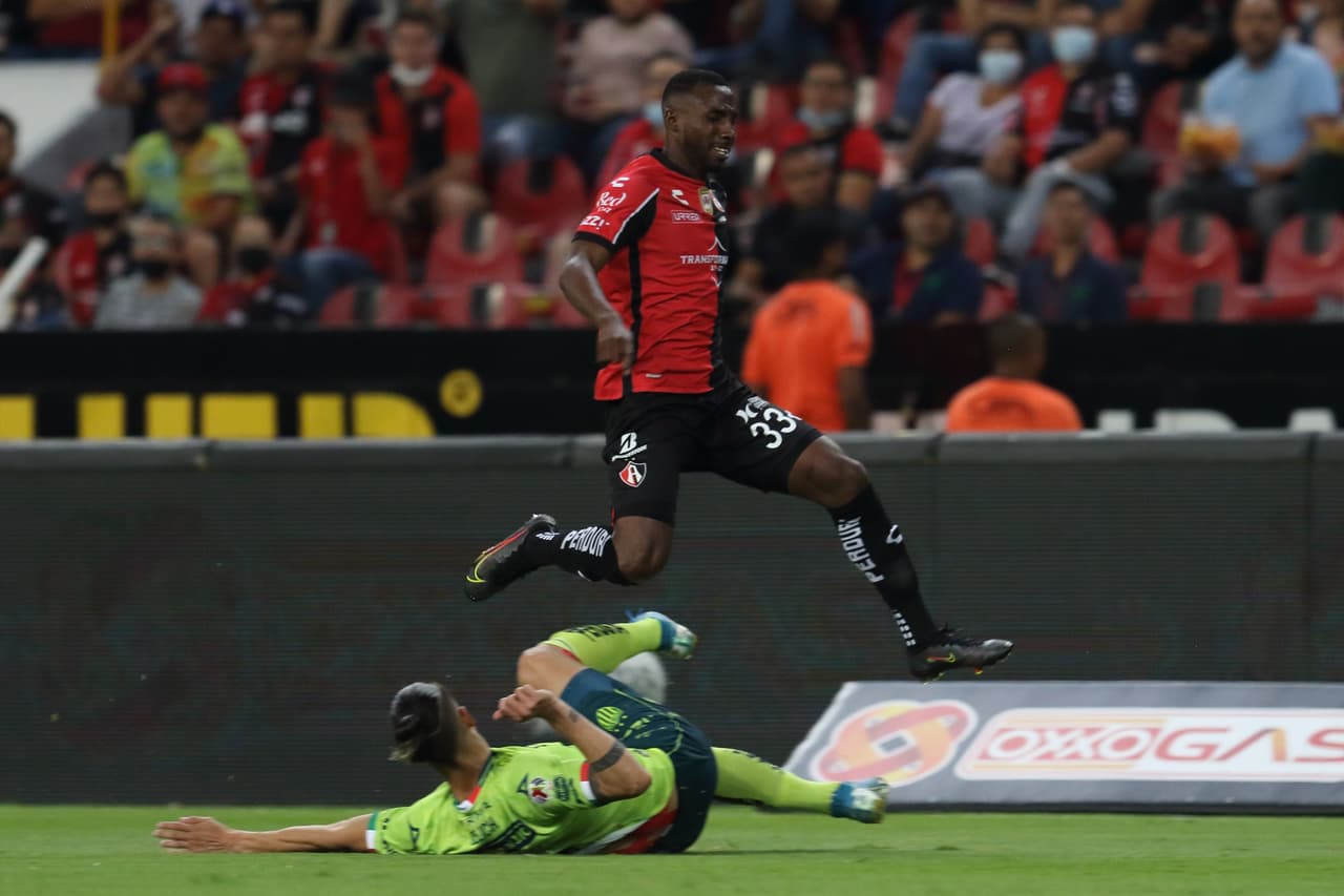 Atlas se impuso 2-1 al Necaxa con goles de Julio Furch y Julián Quiñones en partido de la Jornada 13.