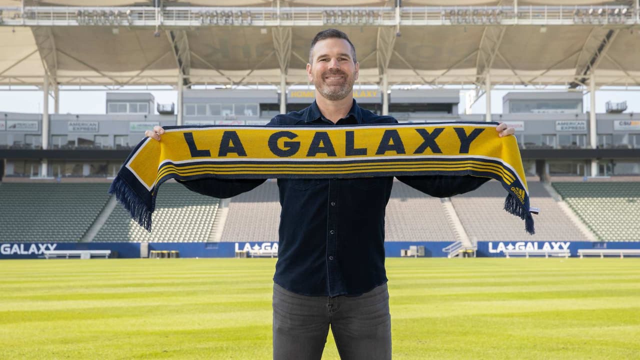 Chicharito tiene nuevo entrenador en el LA Galaxy