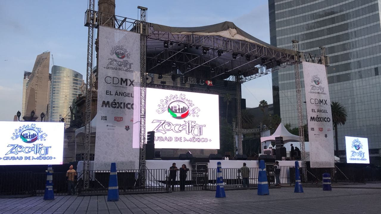 El espacio estuvo listo para recibir la fiesta en medio del partido de México contra Suecia.