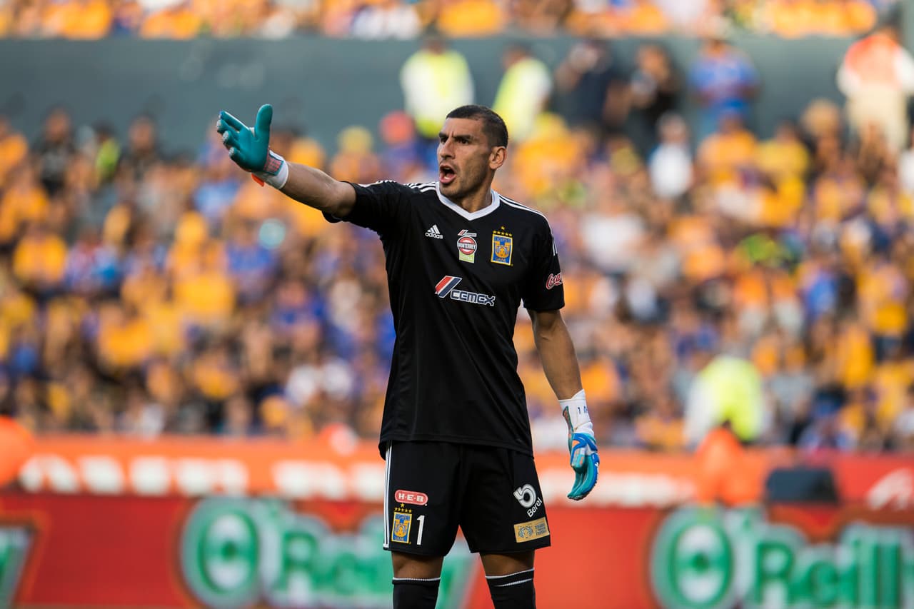 Action photo during the match Tigres vs Cruz Azul Corresponding to Day 15 of Liga BBVA Bancomer MX of the Clausura 2018 Tournament, in the University Stadium. Foto de acción durante el partido Tigres vs Cruz Azul Correspondiente a la Jornada 15 de la Liga BBVA Bancomer MX del Torneo Clausura 2018, en el estadio Universitario. En la foto: NAHUEL GUZMAN Action photo during the match Tigres vs Cruz Azul Corresponding to Day 15 of Liga BBVA Bancomer MX of the Clausura 2018 Tournament, in the University Stadium. Foto de accin durante el partido Tigres vs Cruz Azul Correspondiente a la Jornada 15 de la Liga BBVA Bancomer MX del Torneo Clausura 2018, en el estadio Universitario. En la foto: NAHUEL GUZMAN
