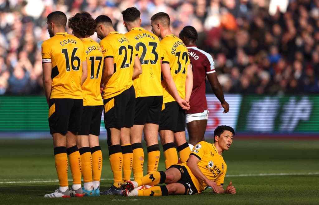 Tomas Soucek le dio el triunfo a West Ham sobre Wolverhampton durante la J27 en la Premier League, dejando el marcador 1-0 a favor de la escuadra londinense. El mexicano Raúl Jiménez ingresó al campo al minuto 81’ del encuentro.