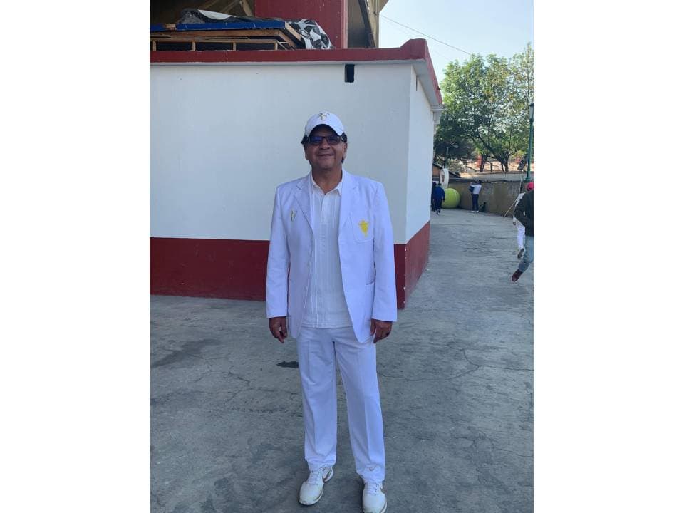 Hay de todo y para todos en las inmediaciones de la Monumental: chistorra, paella, juegos, souvenirs... ¡el ambiente es insuperable!