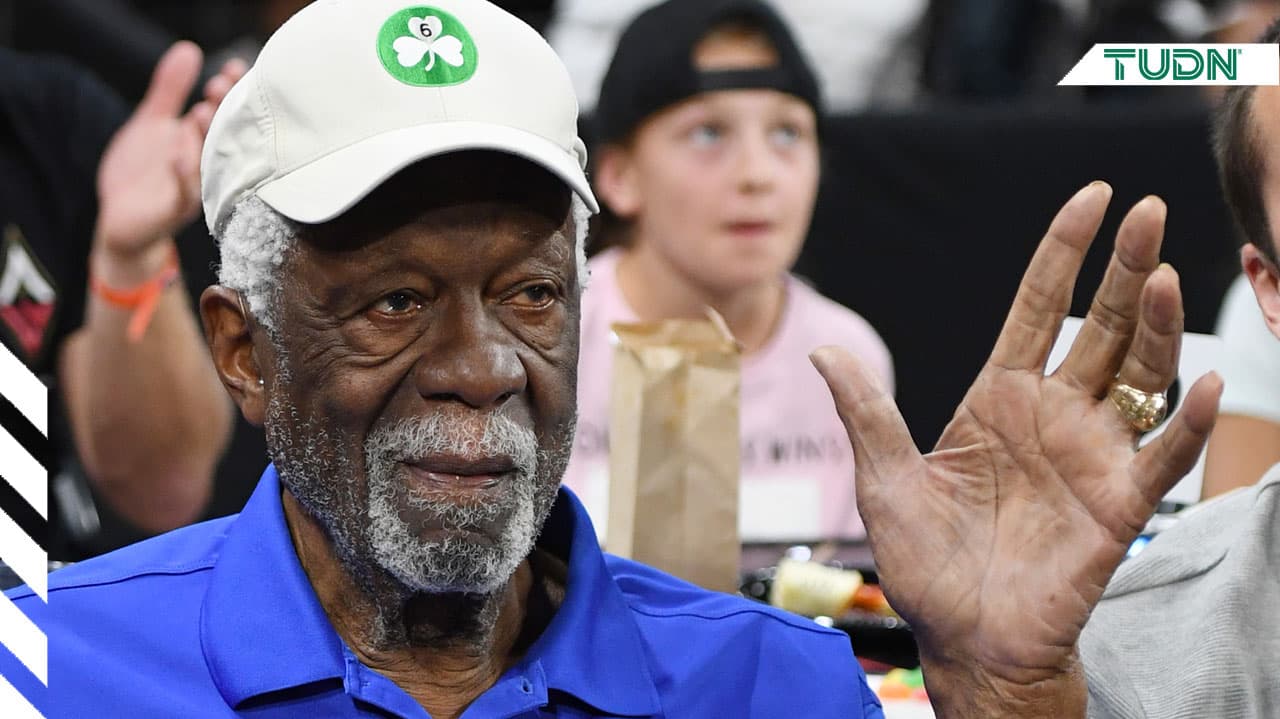 El primer coach negro en los juegos profesionales de Estados Unidos, recibió su anillo del Salón de la Fama del Basquetbol 44 años después de haberse rehusado a recibirlo en su reconocimiento de 1975.