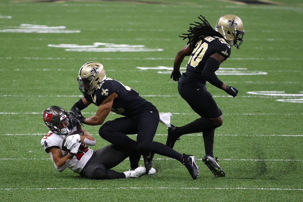 La defensa de los Buccaneers tiene una gran noche y los de Tampa logran vencer 30-20 a los New Orleans Saints.