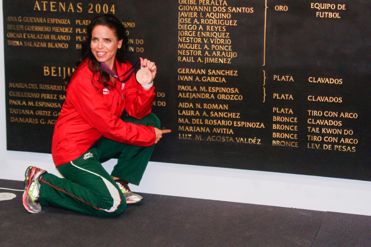 La descalificación de tres rivales que acabaron delante de Acosta benefició a la halterista mexicana tras revisarse las pruebas antidopaje de las pesistas en la categoría de 63 kgs. antes de Río 2016.