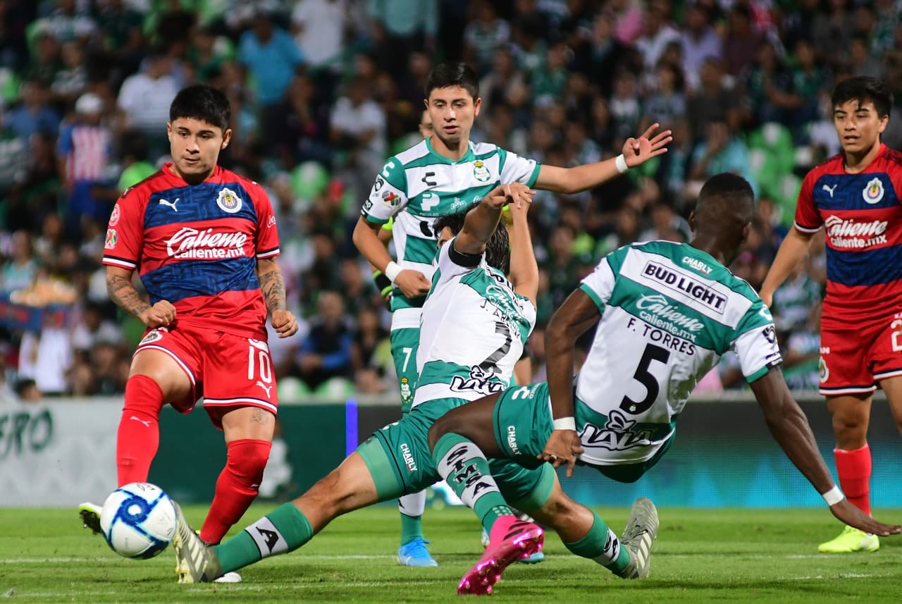 Pachuca 1-1 Atlas, Celaya 1-0 Necaxa, Santos 2-0 Guadalajara.