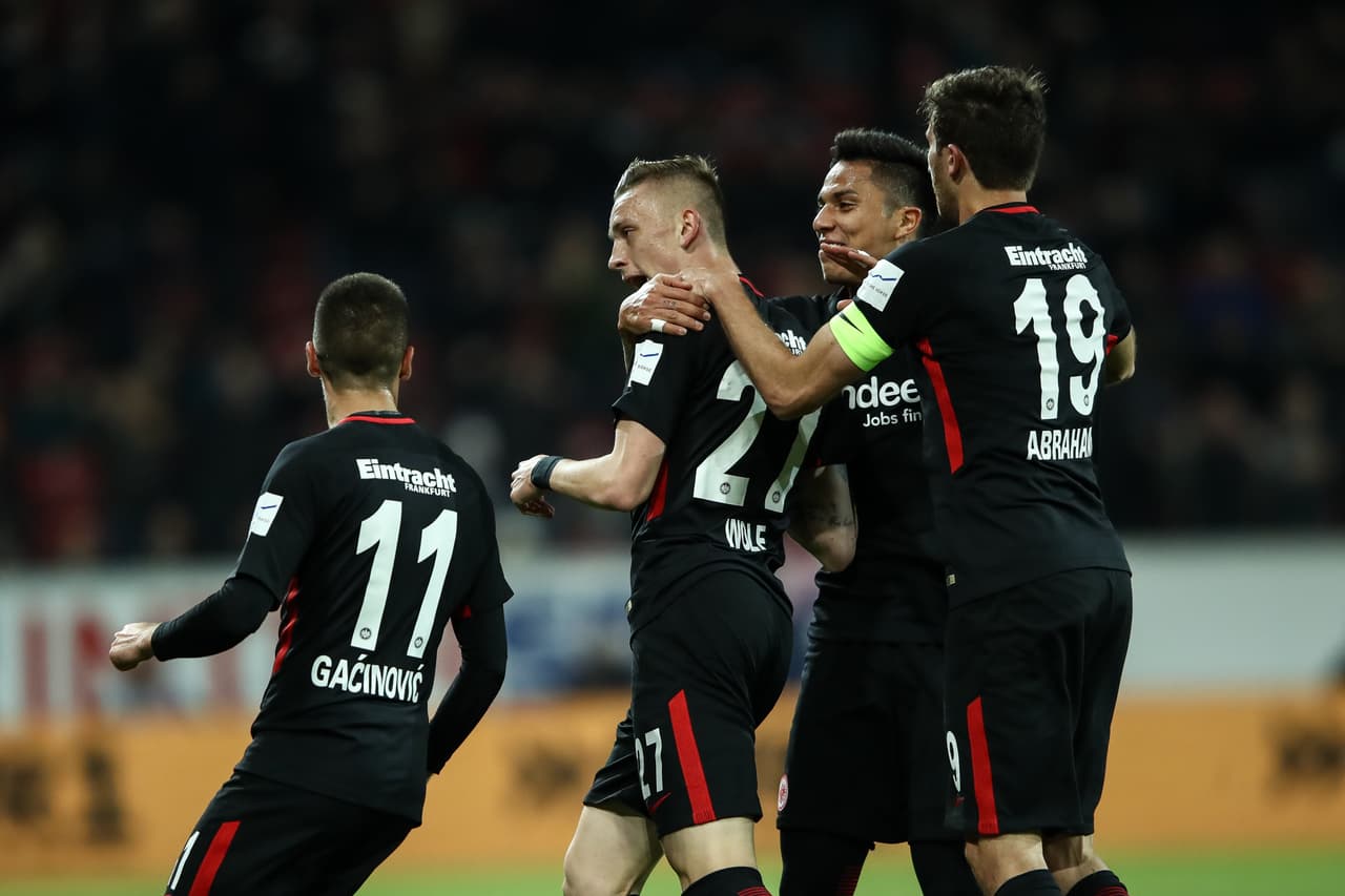 Con Salcedo los 90’, Eintracht rescató empate en la Bundesliga