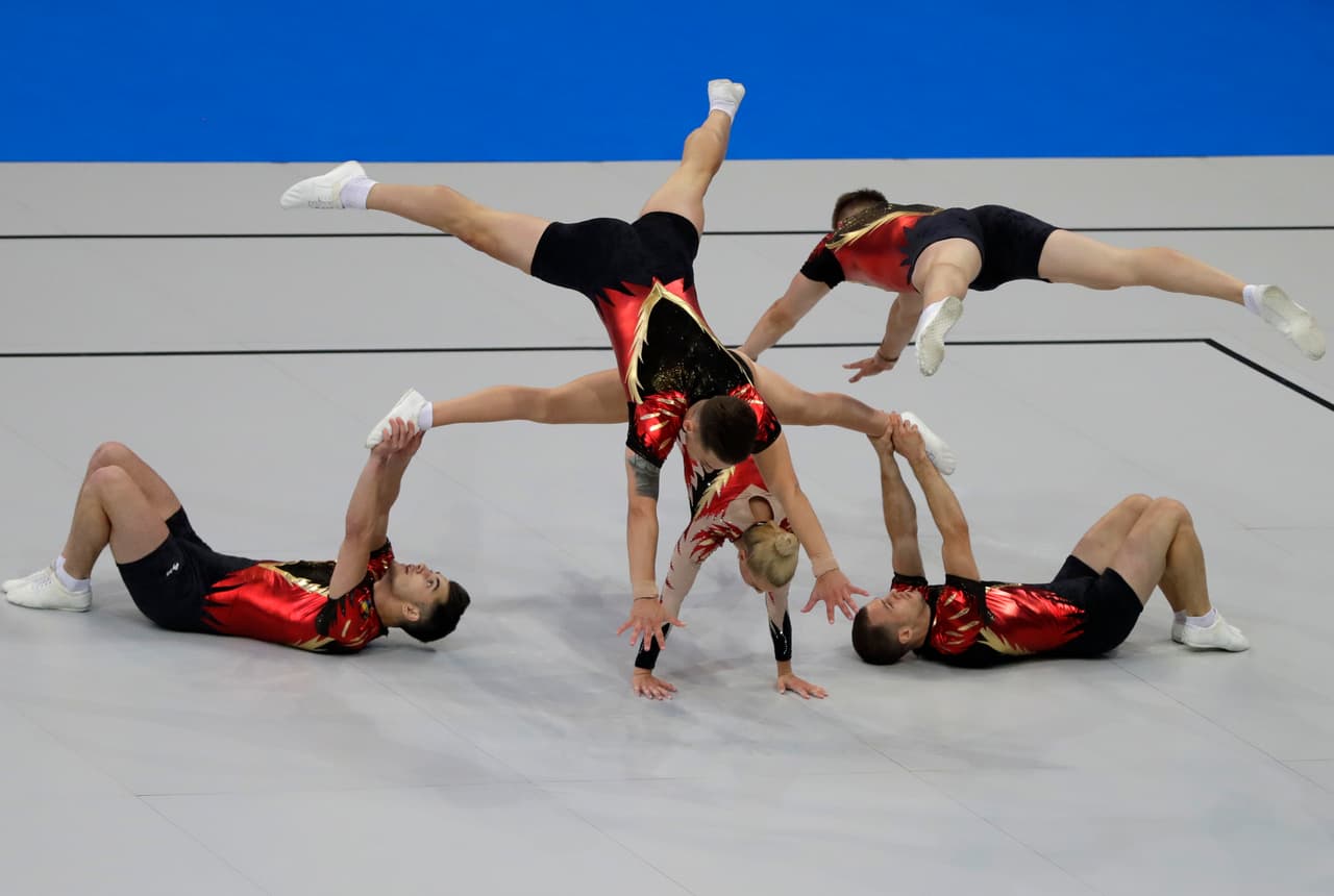La competencia de gimnasia artística en los Juegos Europeos, parte del ciclo olímpico a Tokio 2020, es una exhibición de elegancia, fuerza y flexibilidad espectacular en Bielorrusia.