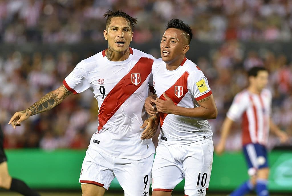 Perú goleó 4-1 a Paraguay en la despedida de Roque Santa Cruz