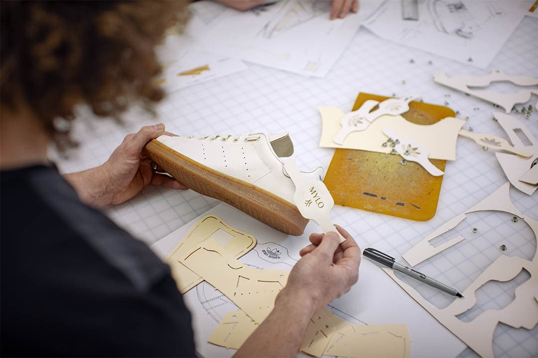 El material es renovable, respetuoso con el medio ambiente y funciona exactamente de la misma manera que el cuero tradicional, pero sin crueldad hacia los animales.