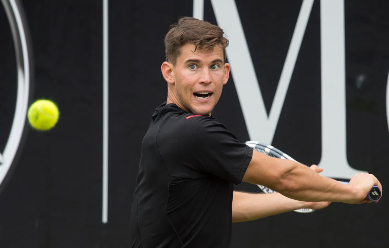 Thiem sorprende y elimina a Federer en semis de Stuttgart