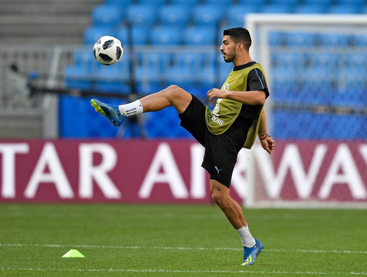 Las miradas se centrarán en el estelar atacante del FC Barcelona Luis Suárez. El ariete charrúa ya sabe lo que es anotar en este Mundial y es un jugador con gran olfato de gol e instinto en el área.