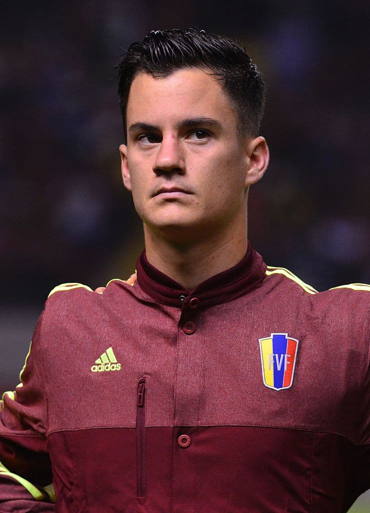 Juan pablo Añor. Posición: medicampista. Equipo: Málaga (España). Edad: 22 años. Veces seleccionado: 3 participaciones. Descripción: Fue la gran revelación del Málaga esta temporada. Juanpi en un mediocampista ofensiva con buen manejo del balón y buena llegada.