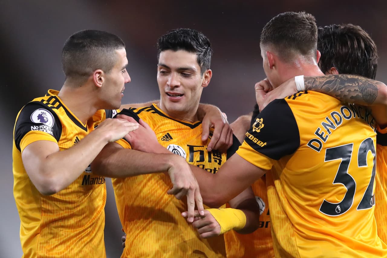 Compañero de Raúl Jiménez lo califica como "fenomenal"