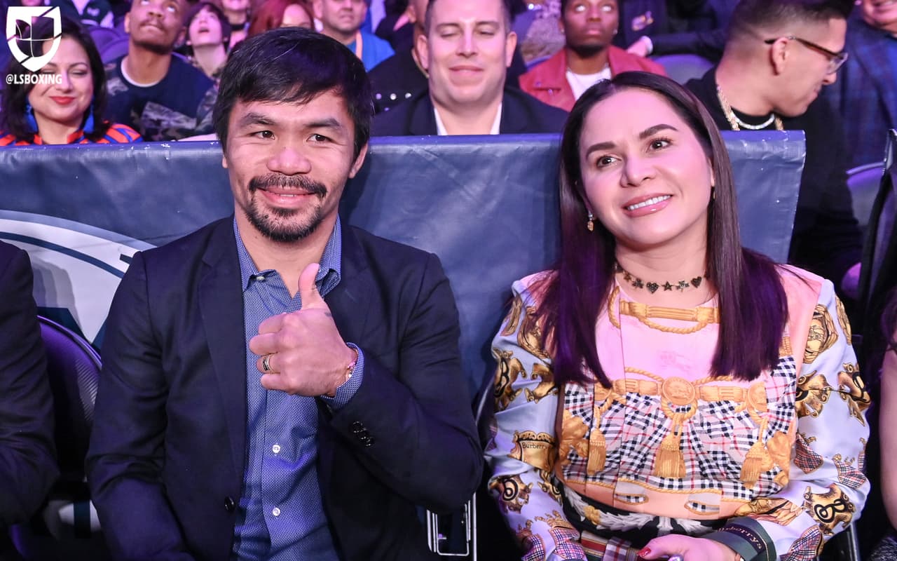 Thumps up del ocho veces campeón del mundo en diferentes categorías.