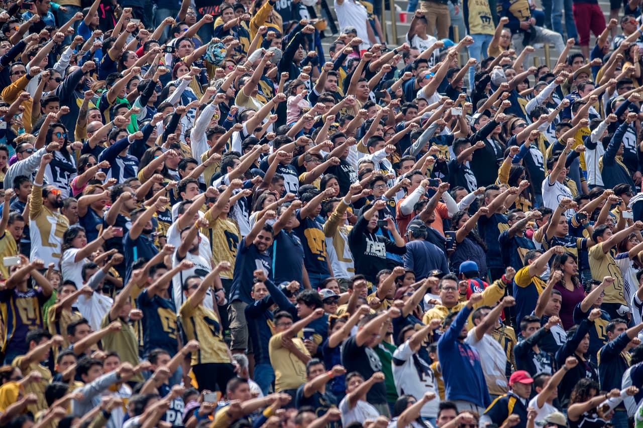El Estadio de Ciudad Universitaria estuvo lleno de leales aficionados que siempre se reunen para apoyar a los Pumas