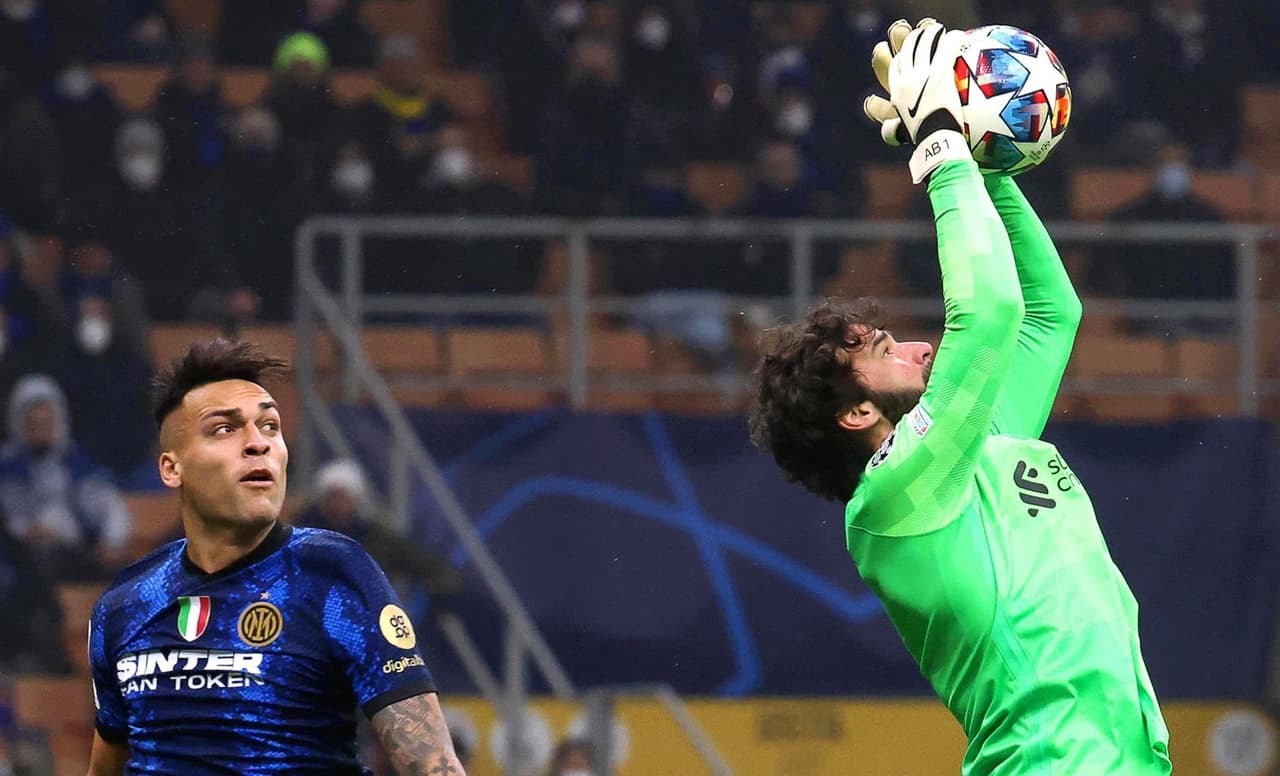 Liverpool se impone 2-0 ante el Inter de Milan durante el partido de ida en Octavos de Final de la UEFA Champions League, con anotaciones de Roberto Firmino y Mohamed Salah. Los Reds llevarán la ventaja para el juego de regreso.