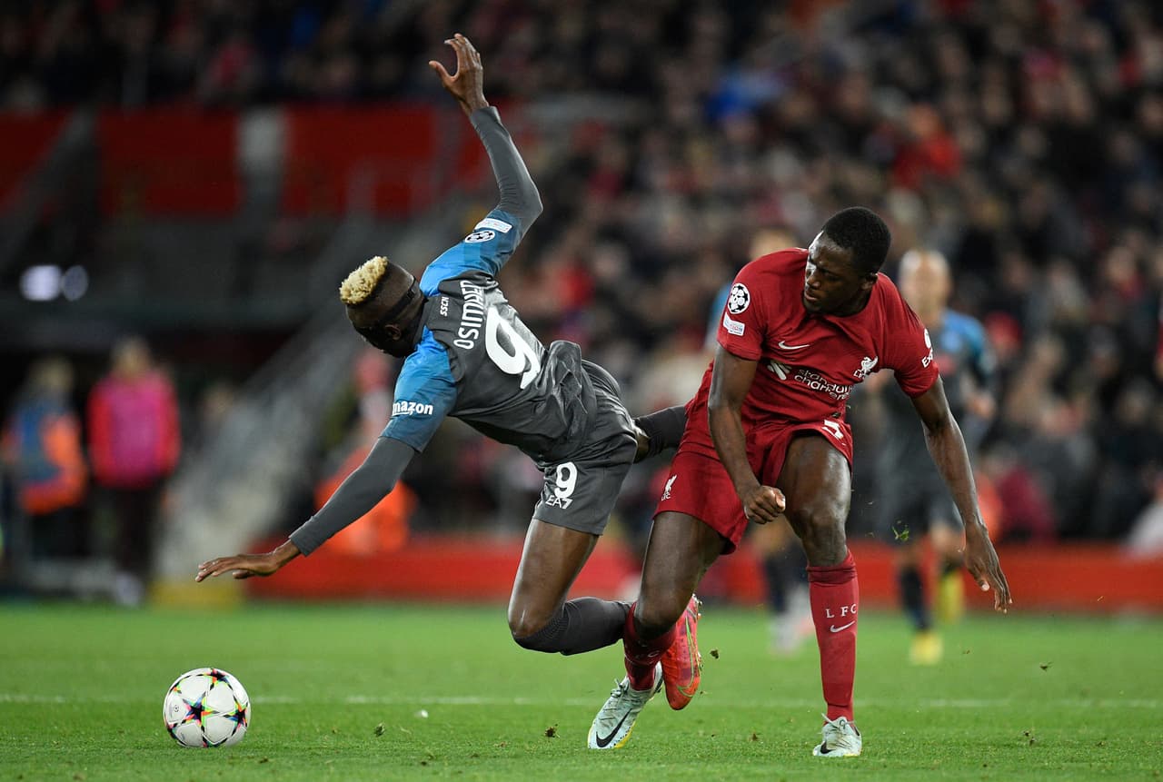 Con goles de Mohamed Salah y Darwin Núñez, el Liverpool derrotó y terminó el paso invicto del Napoli, que tuvo a Hirving Lozano en la cancha en los últimos minutos.