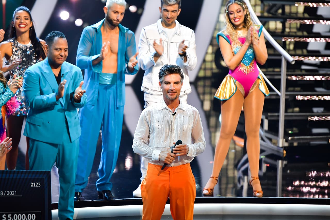Víctor se mostró agradecido por la oportunidad de participar en Mira Quién Baila Univision All Stars y se llevó el reconocimiento de sus compañeros.