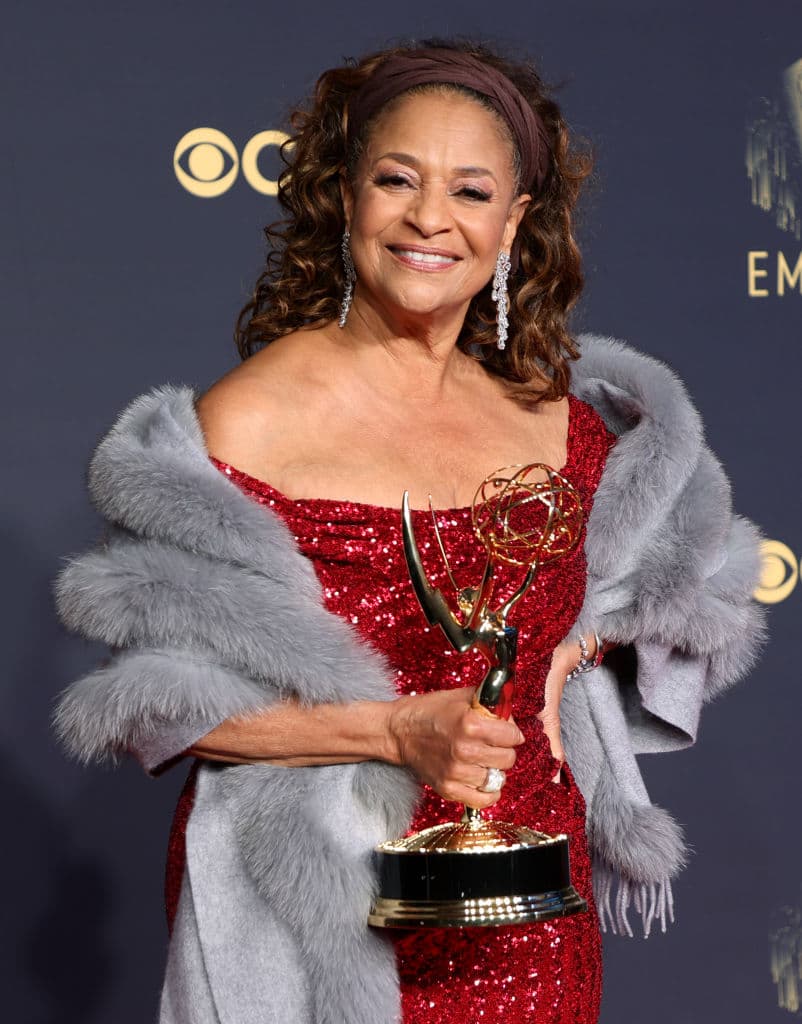 Debbie Allen fue galardonada con el premio Governors Award.