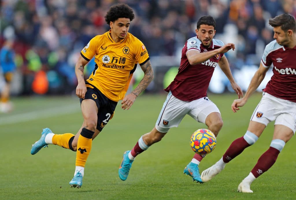 Tomas Soucek le dio el triunfo a West Ham sobre Wolverhampton durante la J27 en la Premier League, dejando el marcador 1-0 a favor de la escuadra londinense. El mexicano Raúl Jiménez ingresó al campo al minuto 81’ del encuentro.