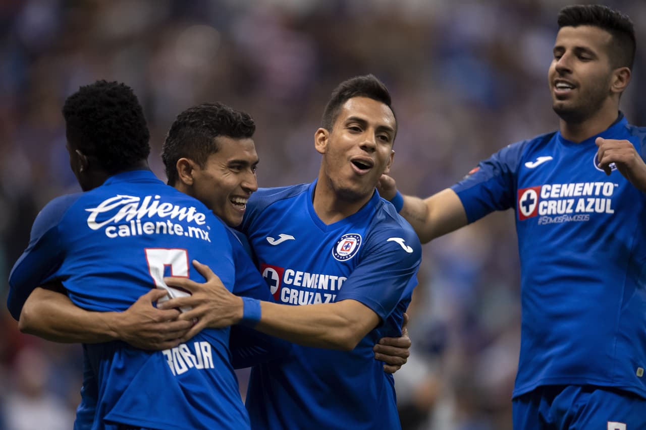 En plena turbulencia, Cruz Azul cumple 56 años en Primera División