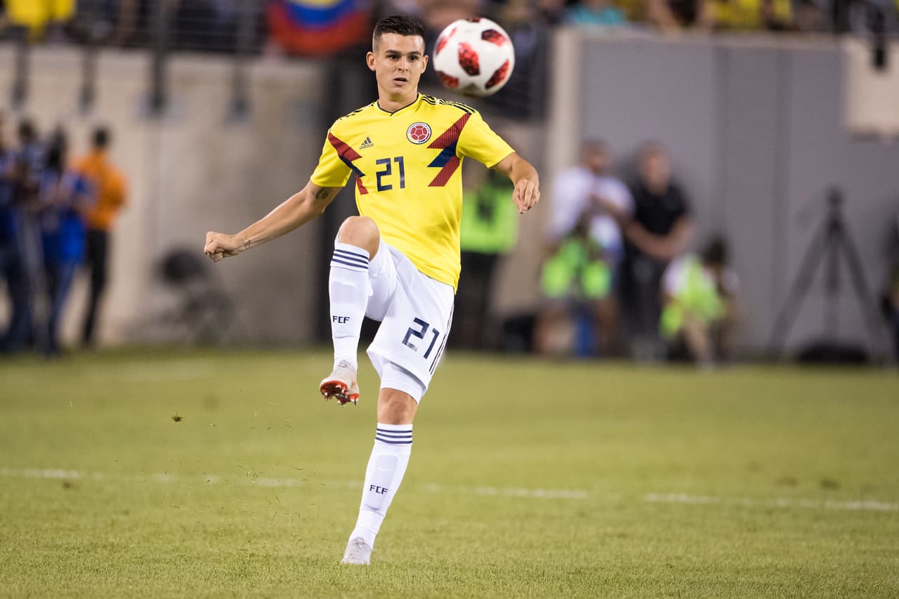 Debutó en el juego amistoso ante Argentina que terminó igualado por 0-0 cuando entró por Juan Fernando Quintero.
