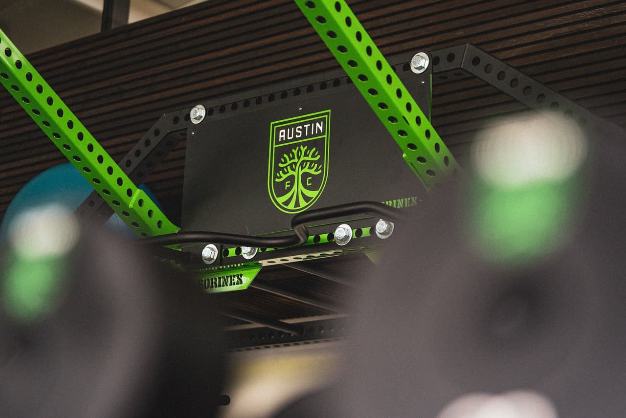 Todo, rigurosamente todo, está pintado con el verde que identifica a Austin FC.