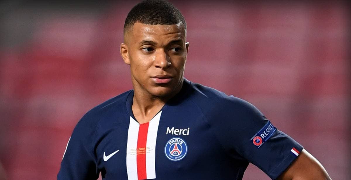 Mbappé homenajea a adolescente asesinado
