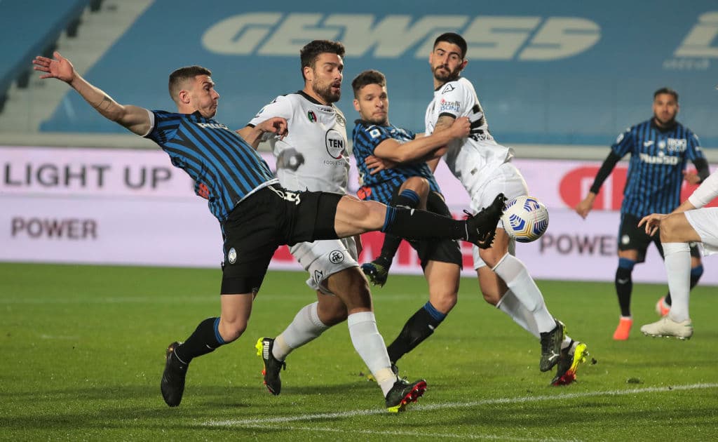 Con goles de Pasalic (53’, 72’) y Muriel (55’), Atalanta despachó al Spezia y se mantiene en la lucha por asegurar un puesto en competiciones de la UEFA; Piccoli (81’) descontó. Los de Gasperini cierran la jornada con 52 unidades; Spezia se mantiene con 26.