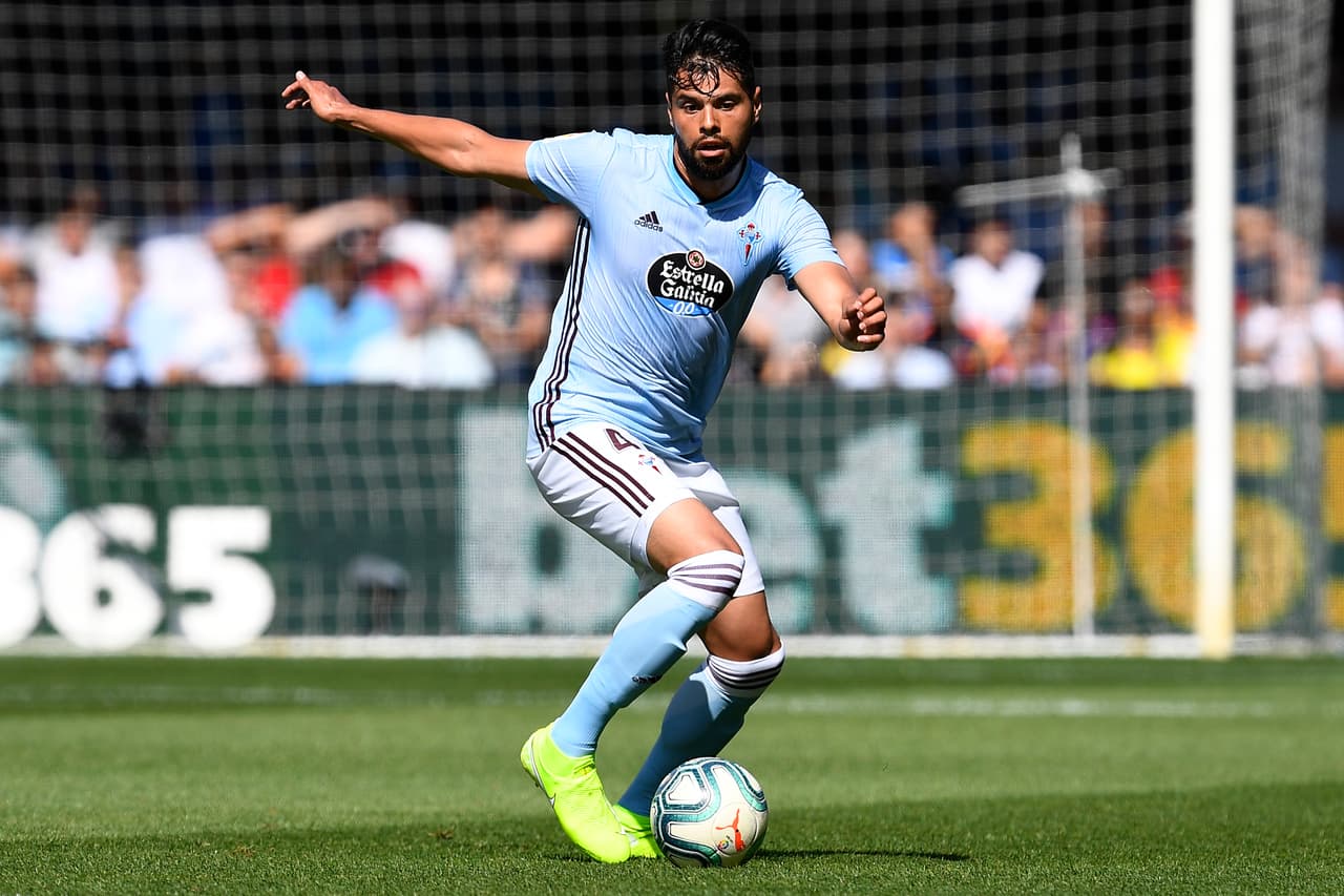 El defensor del Celta de Vigo, Néstor Araujo, tiene una carta interesante con 76 de puntuación.