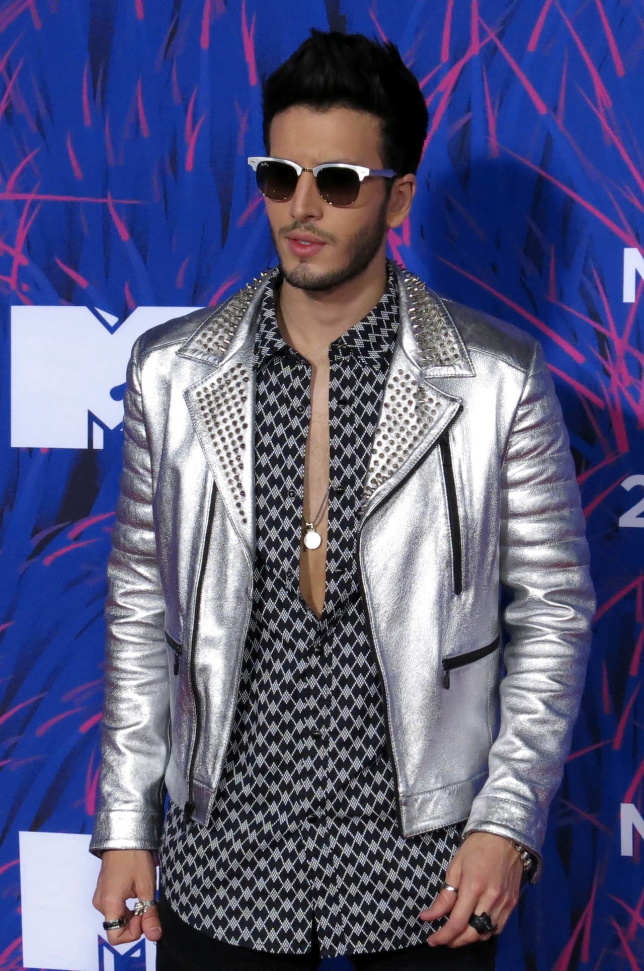 Su tema Traicionera le dio fama a nivel internacional.