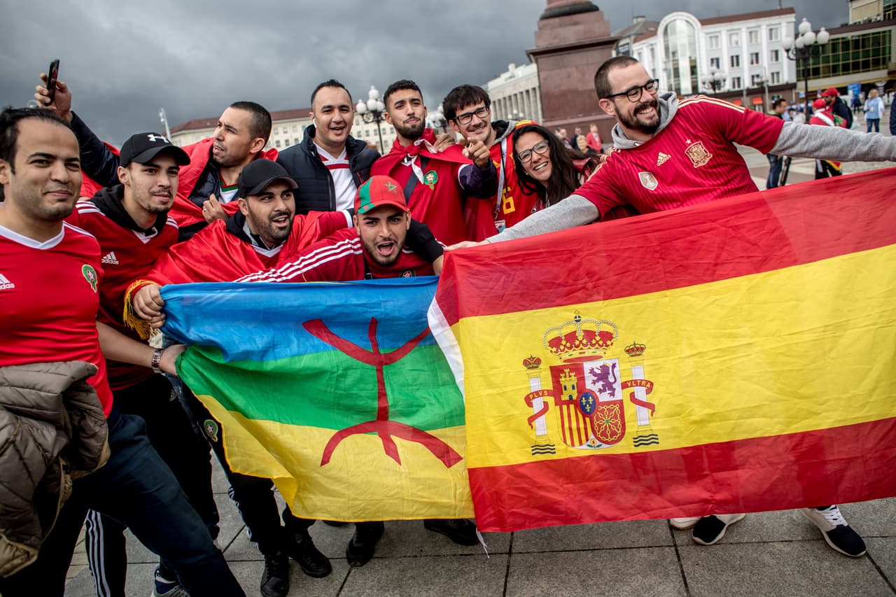 El duelo entre España y Marruecos mostró el lado más colorido y fraternal de los fanático en el último partido del grupo B para el Mundial de Rusia 2018.