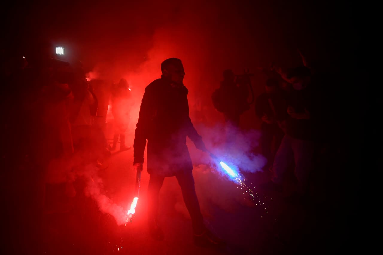 ¡Arde Napoli! Impactantes imágenes del San Paolo por Maradona