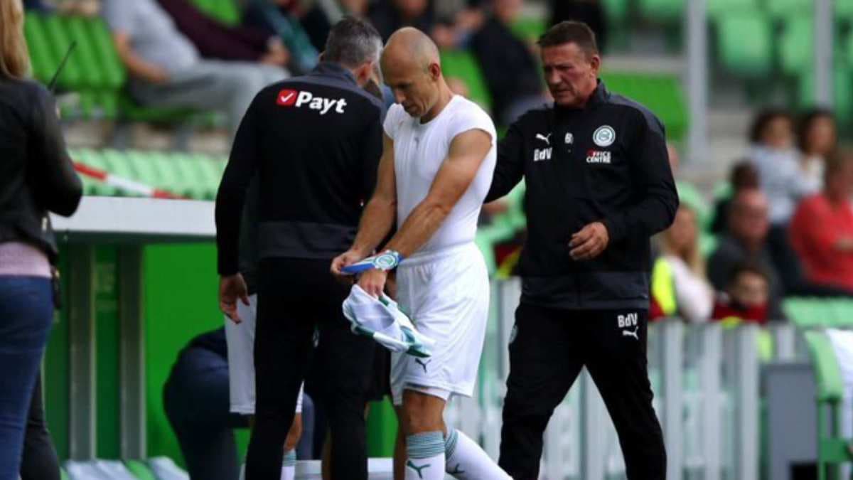 Arjen Robben se lesiona en su regreso al futbol contra el PSV