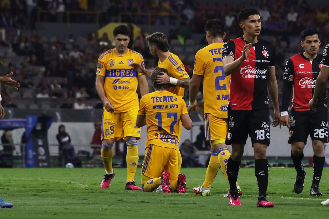 Tigres se llevó una apretada victoria ante Atlas en la Jornada 8 del Clausura 2023 con gol solitario de Nicolás Ibáñez al final del primer tiempo. Los rojinegros nunca se encontraron en el partido pese a que Sebastián Córdova falló un penal al 72. Con la victoria, Tigres llegó a 18 puntos para quedarse en la segunda posición mientras que Atlas suma 6 partidos sin ganar.