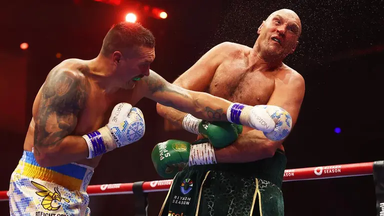 Tyson Fury contre  Oleksandr Usyk : l’Ukrainien est le premier champion incontesté du siècle après le combat de l’année |  Boxe TUDN