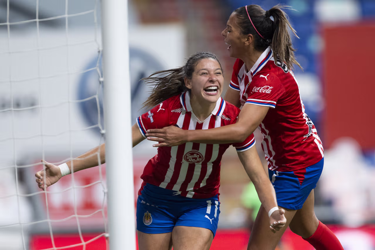 Las Chivas vencen a las Rayadas en el Gigante de Acero | TUDN Liga MX ...