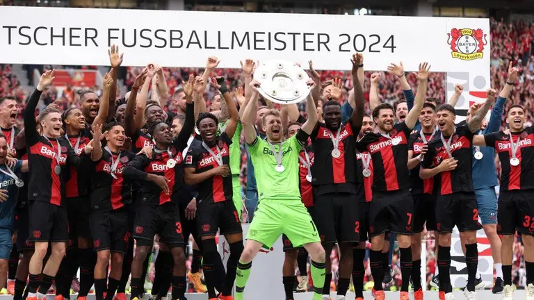Bayer Leverkusen ist die erste Mannschaft, die eine Bundesliga ungeschlagen beendet |  TUDN-Bundesliga