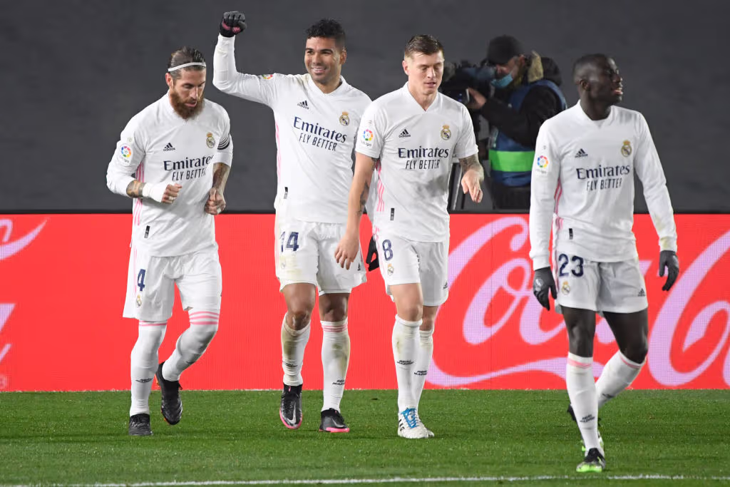 Real Madrid despacha al Granada y se mantiene en la pelea | TUDN La ...