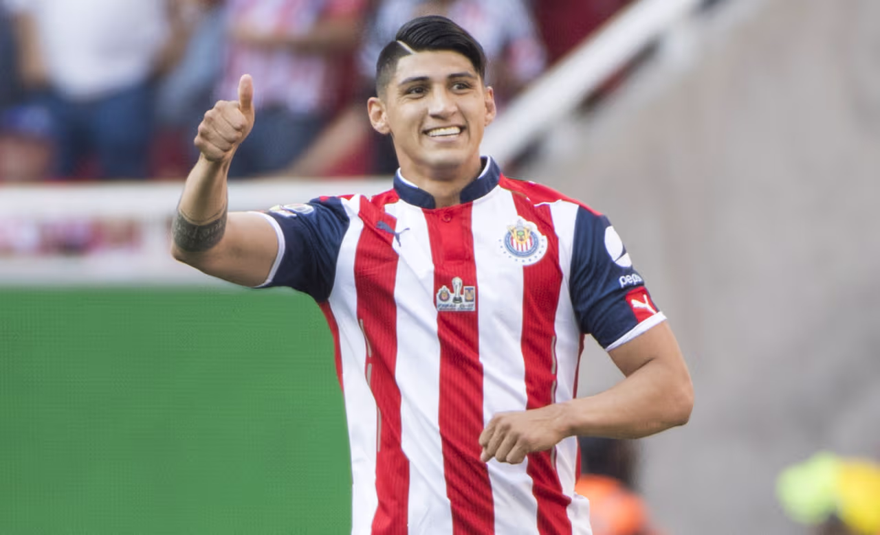 Alan Pulido comparó al Real Madrid con las Chivas | TUDN Liga MX | TUDN