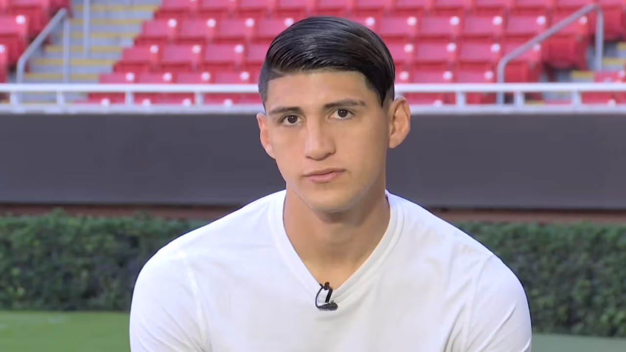 Alan Pulido no garantiza seguir con Chivas | TUDN Liga MX | TUDN
